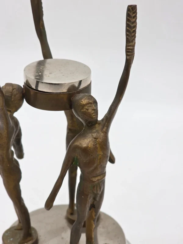 Mosiężna figurka świecznik z trzema postaciami vintage 24 cm
