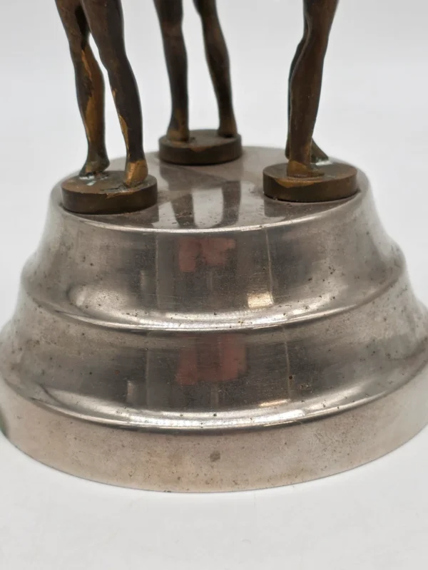 Mosiężna figurka świecznik z trzema postaciami vintage 24 cm
