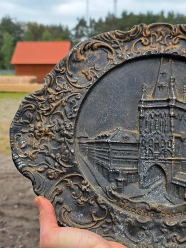 Płaskorzeźba ścienna Praga Prašná brána żeliwo relief 32x40 cm