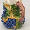 Ceramiczny dzbanek Winogrona Bassano Italy ręcznie malowany 20 cm 1.5 l