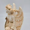 Figurka Anioł Stróż z dzieckiem alabaster patynowany Grecja 21 cm