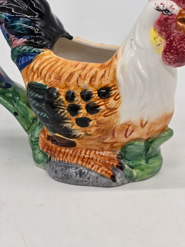 Dzbanek mlecznik w kształcie koguta kolorowa ceramika dekoracyjna wys 14 cm