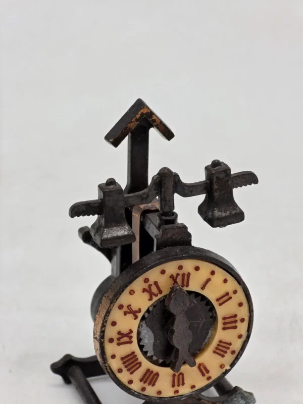 Stara temperówka miniatura zegar kolebnikowy mechanizm klikający wys 8 cm
