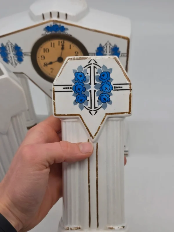 Francuski zegar kominkowy Art Deco ceramika niebieskie róże France 28 cm