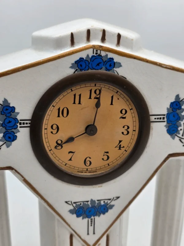 Francuski zegar kominkowy Art Deco ceramika niebieskie róże France 28 cm