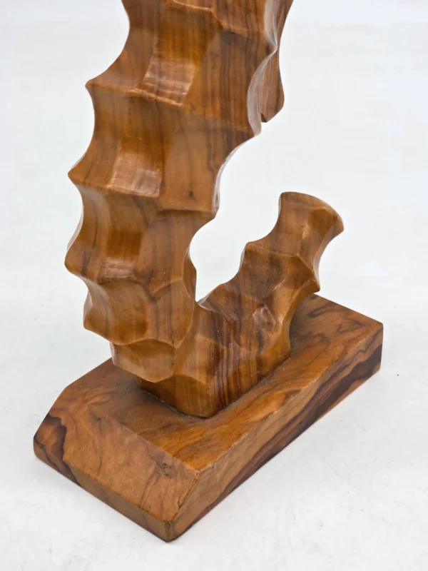 Ręcznie rzeźbiona drewniana figurka konik morski fasetowana rzeźba 26 cm