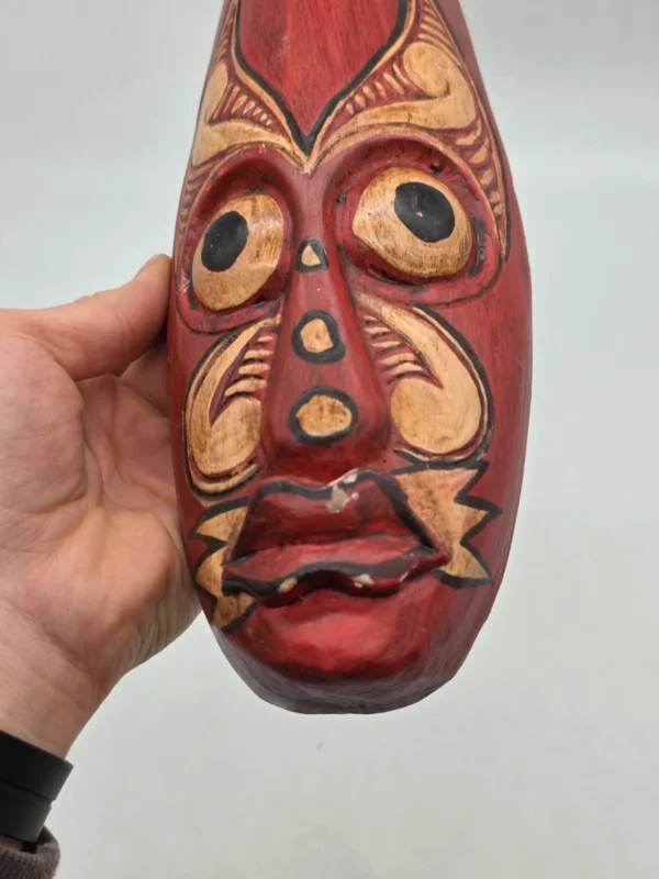 Ręcznie rzeźbiona drewniana figurka konik morski fasetowana rzeźba 26 cm
