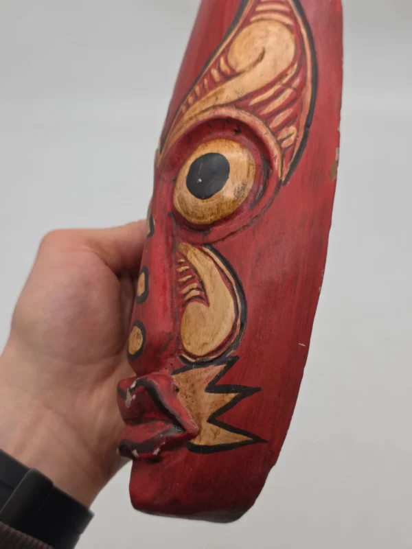 Ręcznie rzeźbiona drewniana figurka konik morski fasetowana rzeźba 26 cm