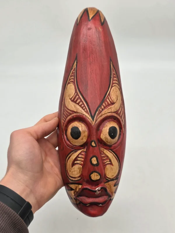 Ręcznie rzeźbiona drewniana figurka konik morski fasetowana rzeźba 26 cm