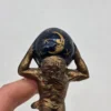 Zabytkowe rzeźbione zwieńczenie mosiężne Atlas z kulą 20 cm