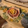 Włoska waza ceramiczna z pokrywą majolika Bassano kwiaty 3D 40x36 cm