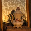 Włoski dzban ceramiczny Capodimonte majolika barok kwiaty 3D 40 cm