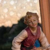 Ręcznie malowana figurka chłopiec z koszem kaktus opuncja vintage 29 cm