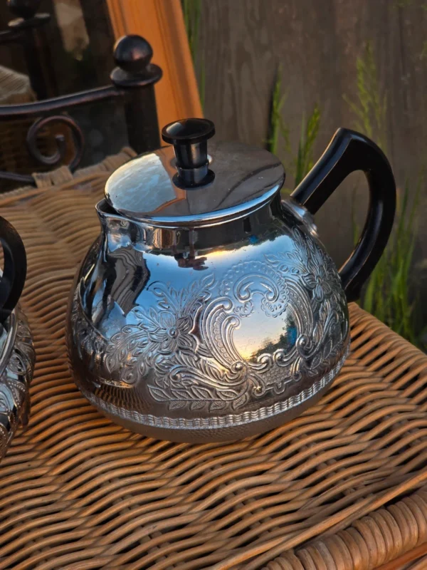 Czteroczęściowy chromowany serwis do herbaty Art Deco z bakelitem i lustrzaną paterą